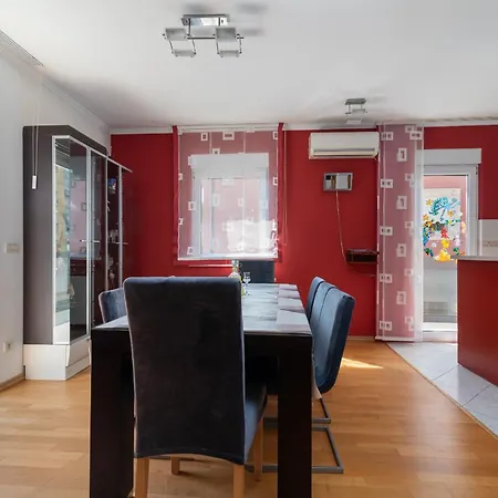 Vila Vila Snjezana *