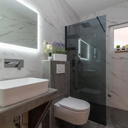 Vila Snjezana * Trogir