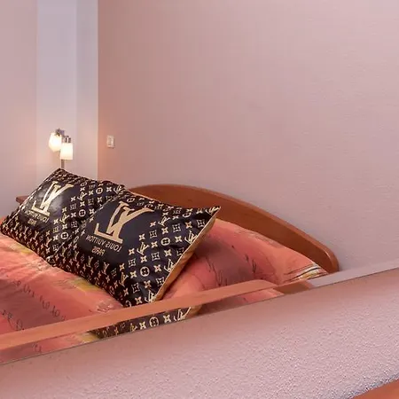 Vila Snjezana Vila *