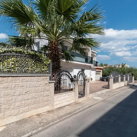 Villa Vila Snjezana *